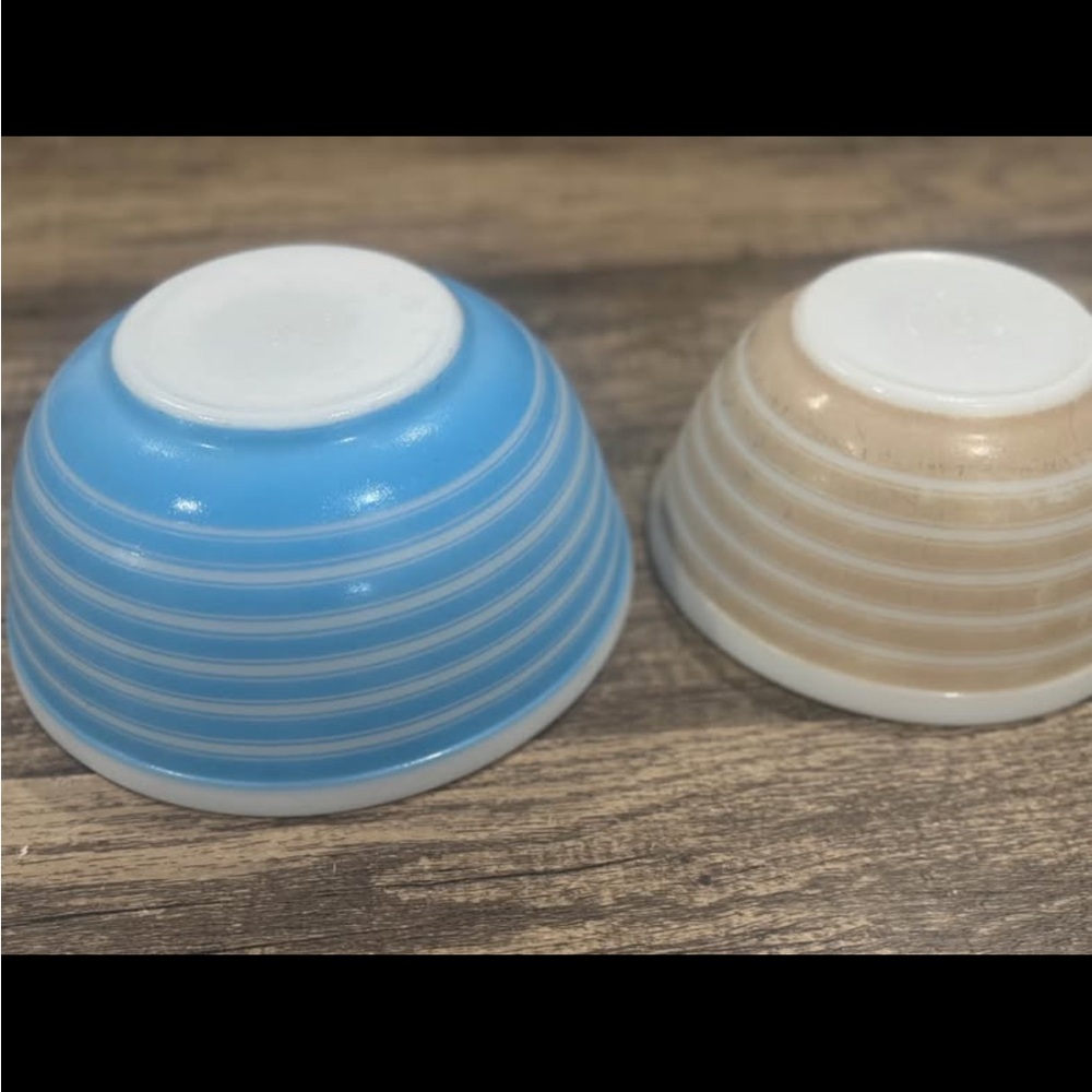 Vintage Pyrex Rainbow Stripes mixing bowls x2